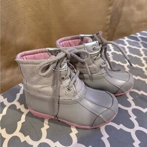 Sperry port boot girls duck boot pink/silver